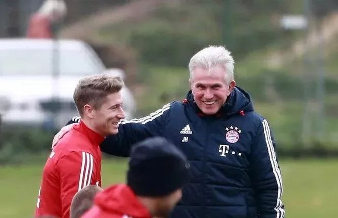 上展示了他 上展示了他